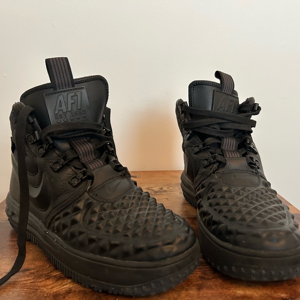 AF1 Black Textured High-Top Sneakers